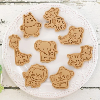 8Pcs/set Animale Tăietori Cookie Plastic de Desene animate 3D Pressable Biscuit Mucegai Cookie Timbru de Bucătărie, produse de Patiserie de Copt Bakeware Instrument