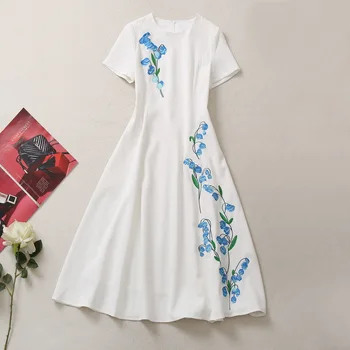 European și American women ' s wear toamna anului 2022 noi stiluri maneci Scurte rotund gat broderie flori de Moda rochie albă XXL
