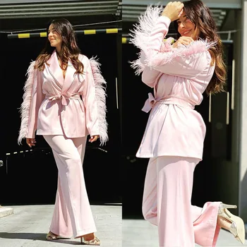 Moda Din Pene De Strut De Culoare Roz Costume Pentru Femei Set Cu Centura De Petrecere De Seara, Costume Formale Nunta (Sacou+Pantaloni) Personalizate