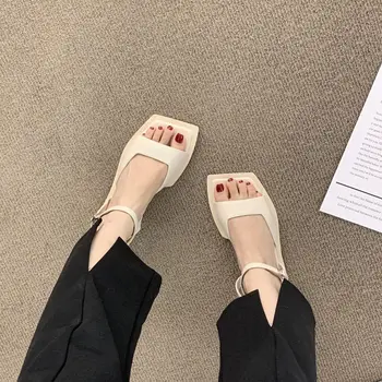 Sandale de Vara pentru Femei Pantofi Fund Plat 2022 Versiunea coreeană Pătrat Deget de la picior Deget de la picior Deschis Cataramă Pantofi Romane