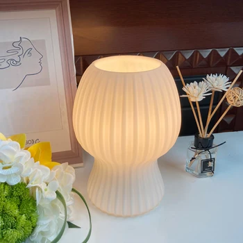 Sticlă de Birou LED-uri Lampa Pentru Noptiera Dormitor coreean Ins Stil Dungi Ciuperci Lampă de Masă Decor Drăguț de Sticlă Translucide Lampă de Noptieră